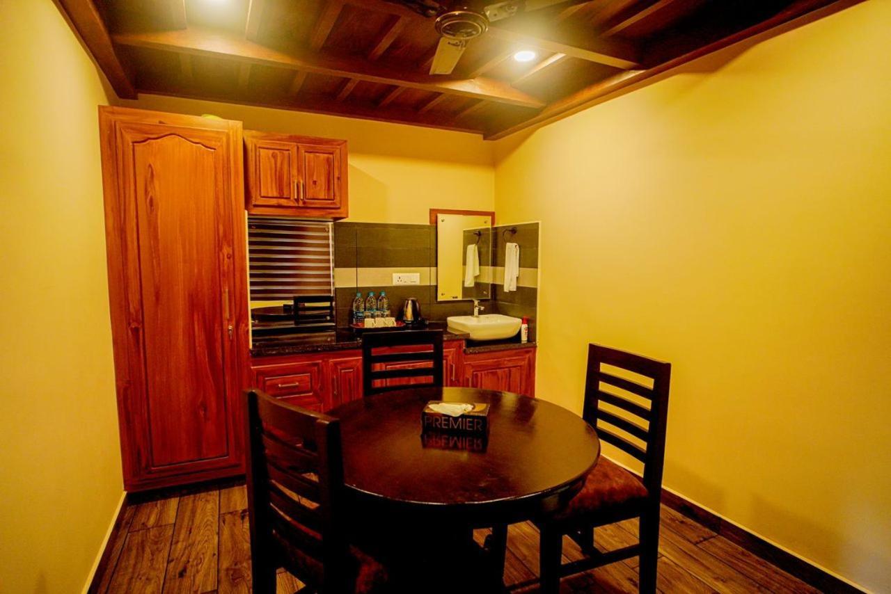 Falcon Riverview Resorts Kuttampuzha Kültér fotó